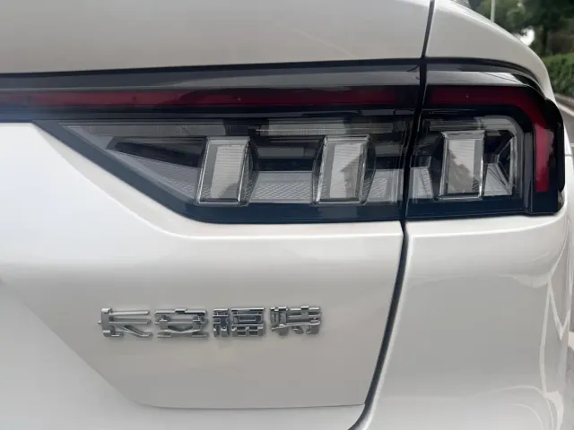 Ford Mondeo — Фото автомобиля 26