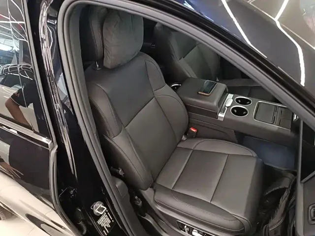 Li Auto L8 — Фото автомобиля 24