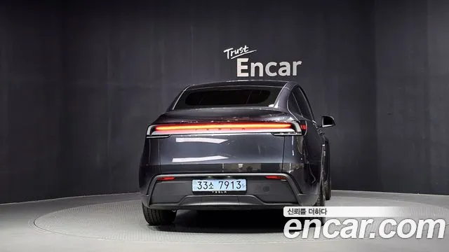 Tesla Model Y — Фото автомобиля 4