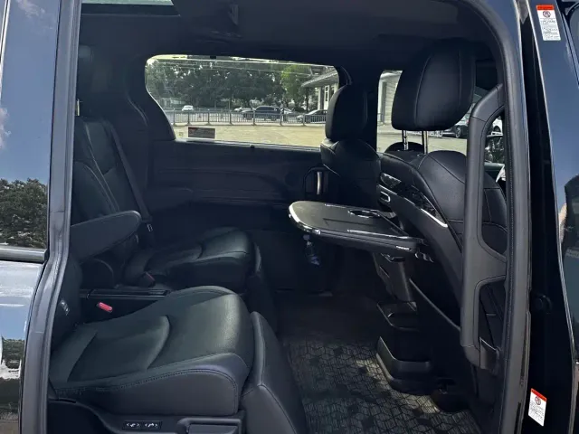 Toyota Granvia — Фото автомобиля 12