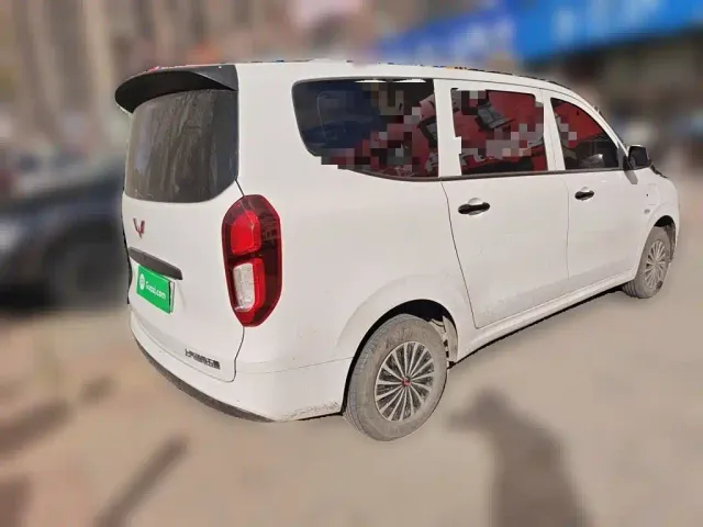 Wuling Hongguang — Фото автомобиля 4