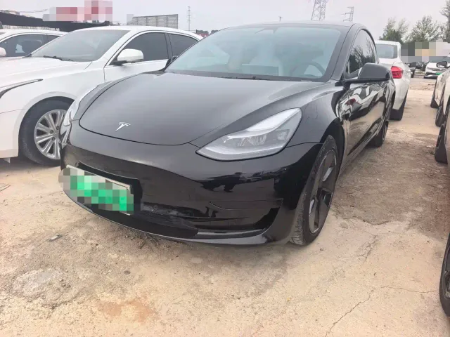 Фотография автомобиля — Tesla Model 3