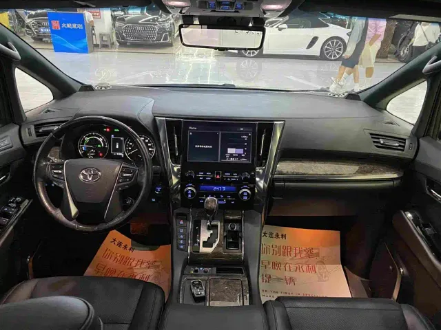 Toyota Vellfire — Фото автомобиля 8
