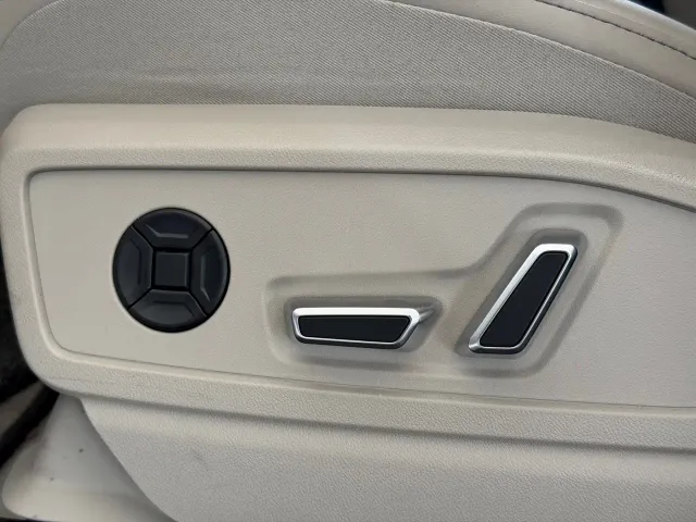 Audi Q5L — Фото автомобиля 18