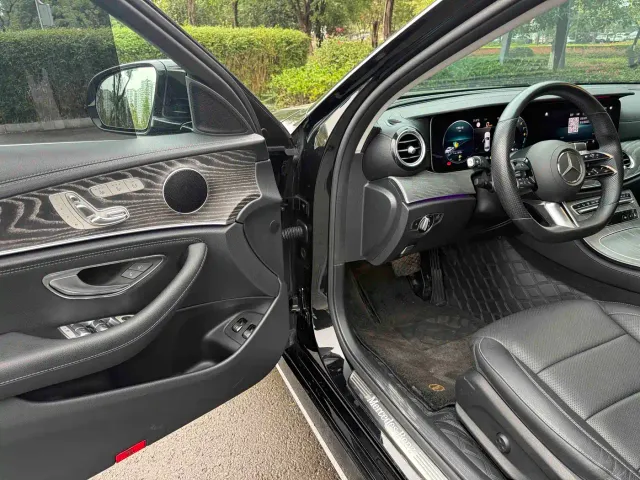 Mercedes-Benz E-Class — Фото автомобиля 7
