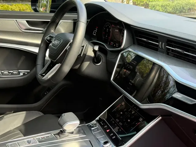 Audi A6L — Фото автомобиля 19