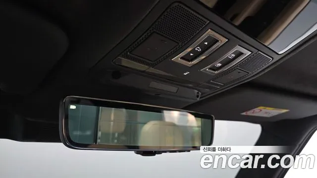 Land Rover Defender — Фото автомобиля 16