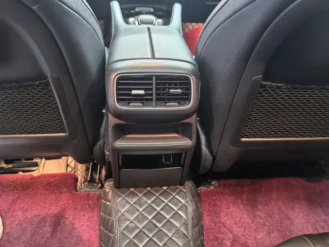 Mercedes-Benz GLE-Class — Фото автомобиля 9