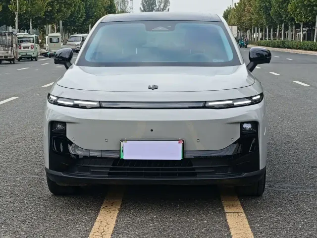 Leapmotor B10 — Фото автомобиля 2