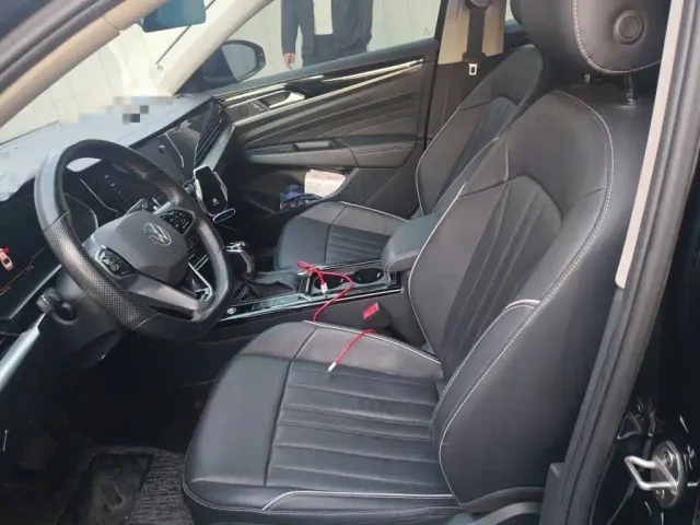 Volkswagen Passat — Фото автомобиля 16