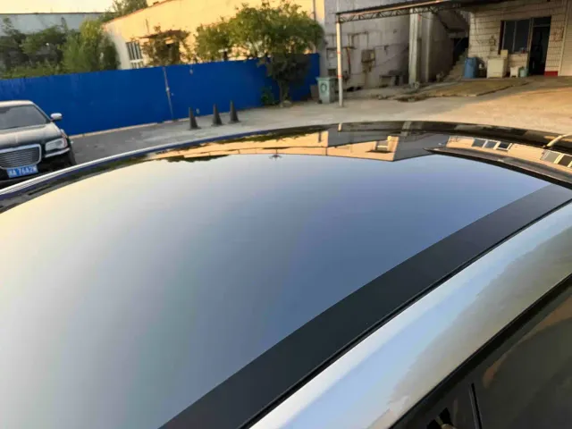 Tesla Model Y L — Фото автомобиля 12
