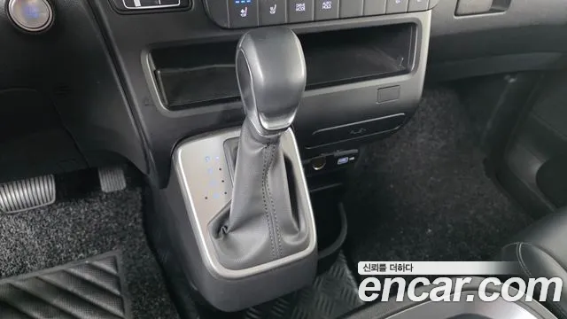 Hyundai Staria Staria Карго 5 мест — Фото автомобиля 9