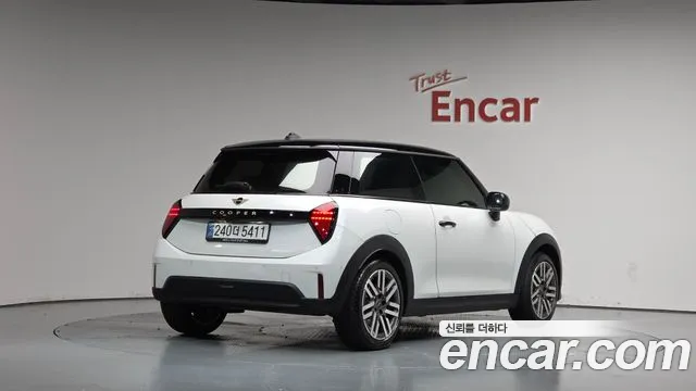 MINI Cooper 4th Gen — Фото автомобиля 2