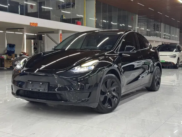 Фотография автомобиля — Tesla Model Y