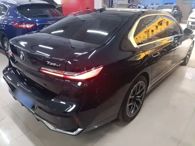 BMW 7 Series — Фото автомобиля 6