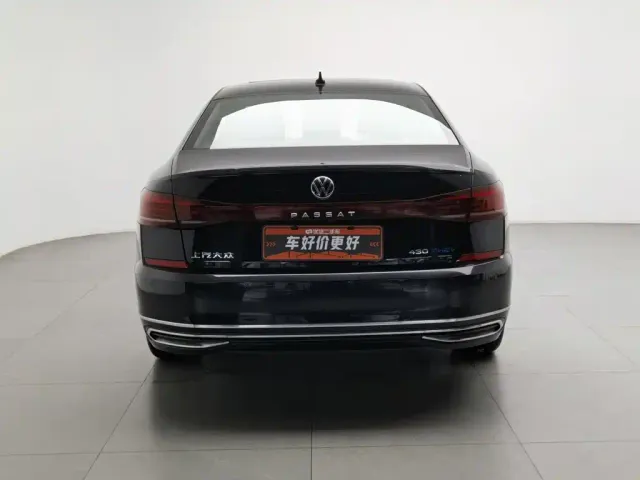 Volkswagen Passat — Фото автомобиля 4