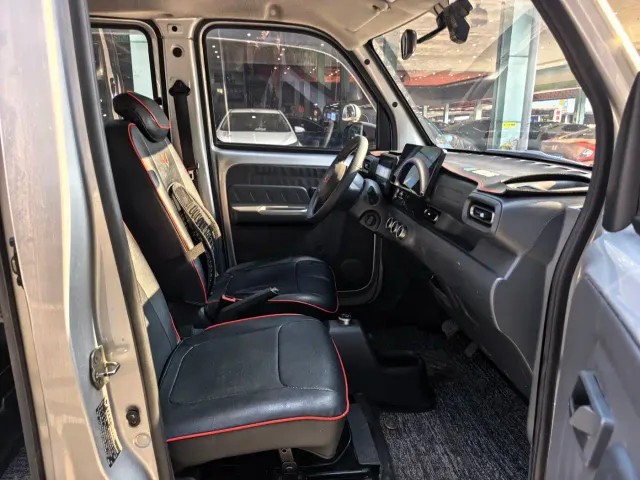 Wuling Zhiguang NEV — Фото автомобиля 8