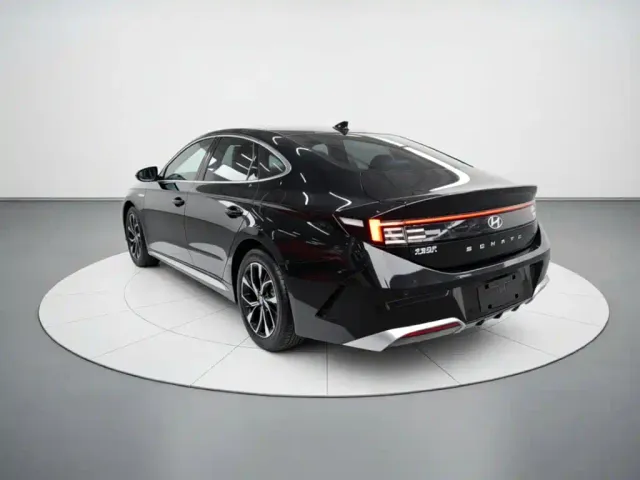 Hyundai Sonata — Фото автомобиля 4