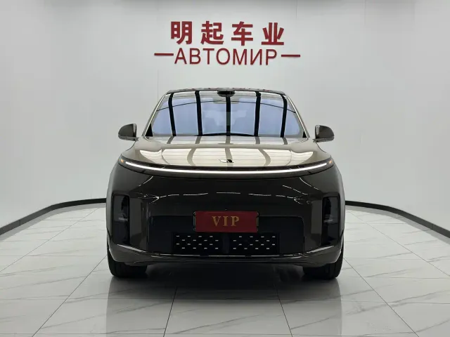 Li Auto L9 — Фото автомобиля 2