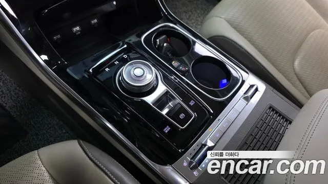 Kia Carnival Generation 4 — Фото автомобиля 12