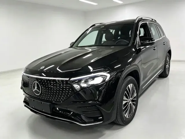 Фотография автомобиля — Mercedes-Benz EQB