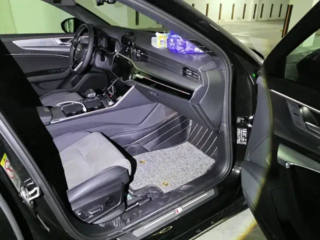 Audi A6L — Фото автомобиля 12