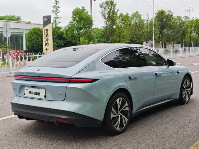 Nio ET5 — Фото автомобиля 12