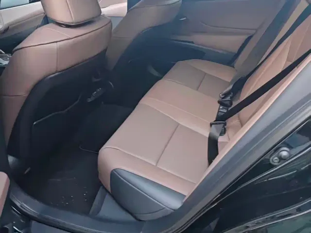 Lexus ES — Фото автомобиля 5