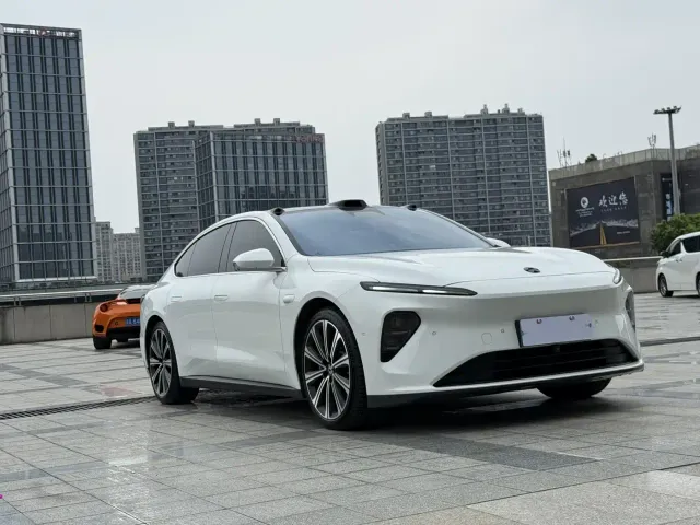 NIO NIO ET7 2024 100kWh Executive Signature Edition — Фото автомобиля 3