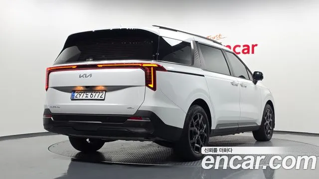 Kia Carnival — Фото автомобиля 2
