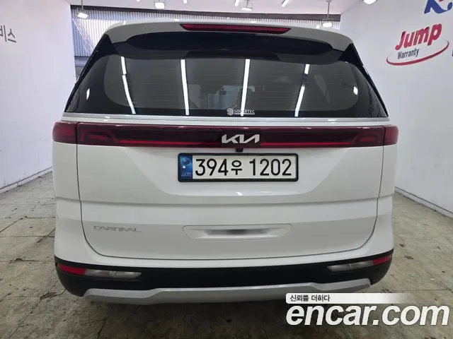 Kia Carnival Generation 4 — Фото автомобиля 5