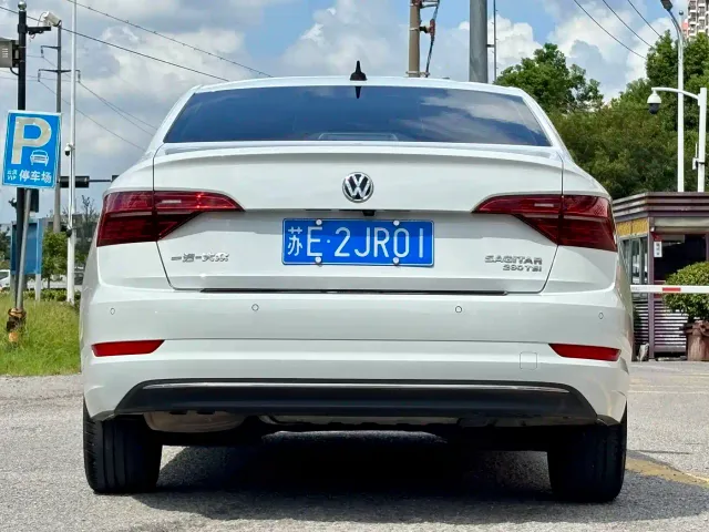 Volkswagen Sagitar — Фото автомобиля 8