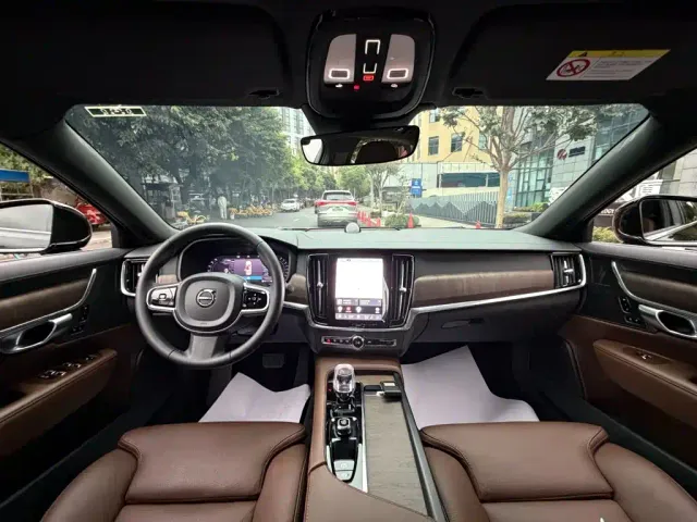 Volvo S90 — Фото автомобиля 13