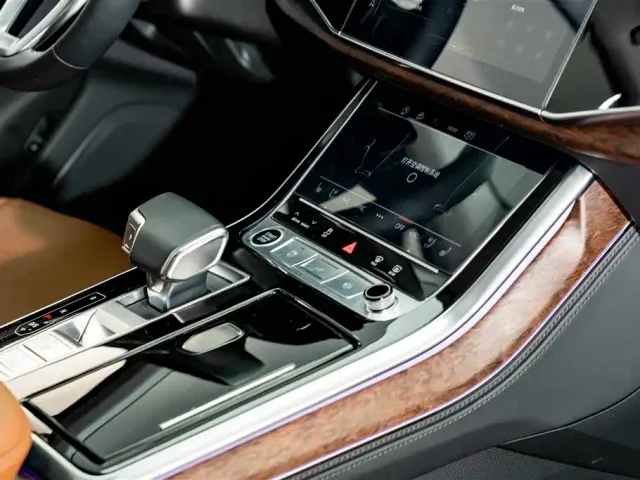 Audi Q7 — Фото автомобиля 18