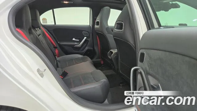 Mercedes-Benz A-Class — Фото автомобиля 10