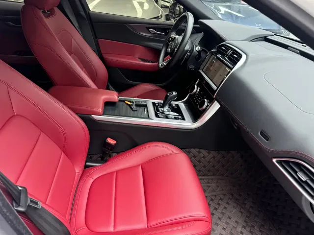 Jaguar XEL — Фото автомобиля 9