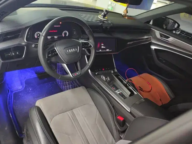 Audi A6L — Фото автомобиля 12