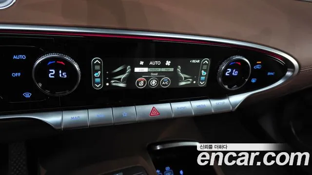 Genesis GV70 — Фото автомобиля 23