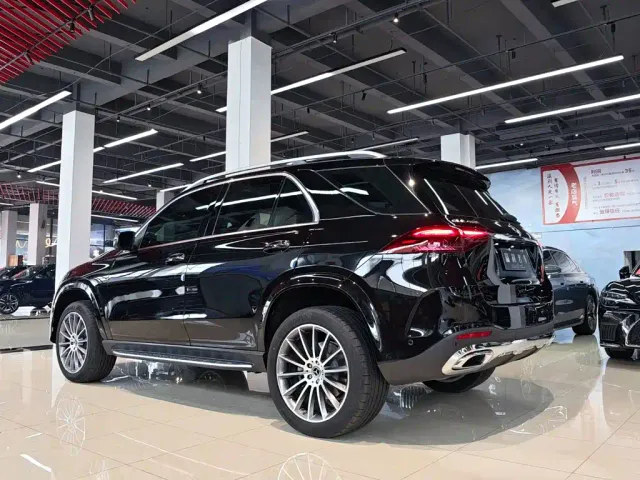 Mercedes-Benz GLE-Class — Фото автомобиля 12
