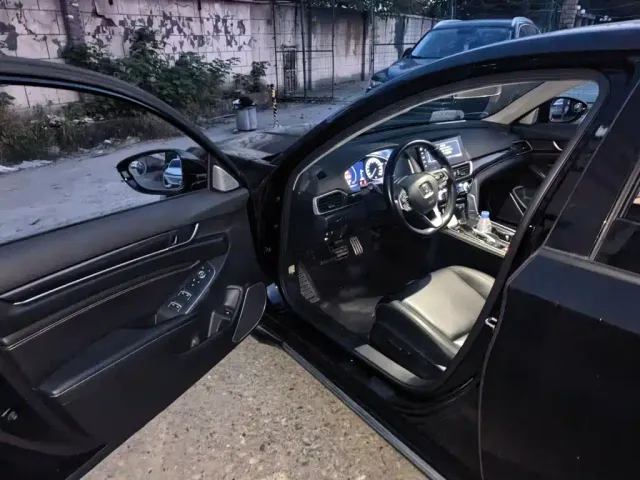 Honda Accord — Фото автомобиля 12