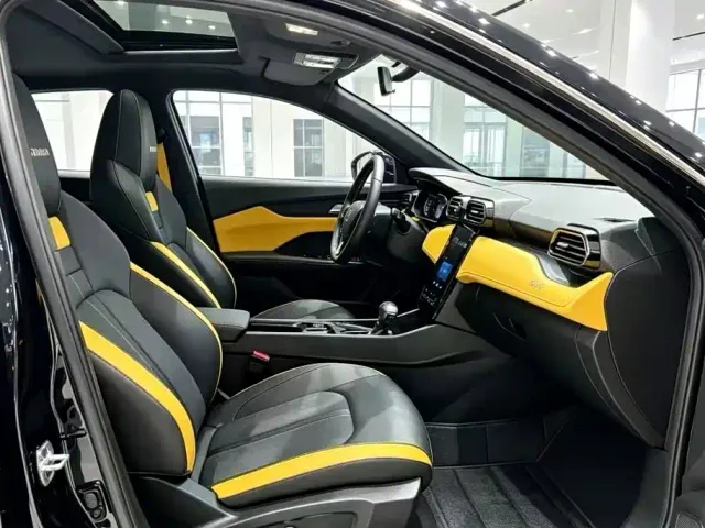 Dongfeng Yixuan — Фото автомобиля 5