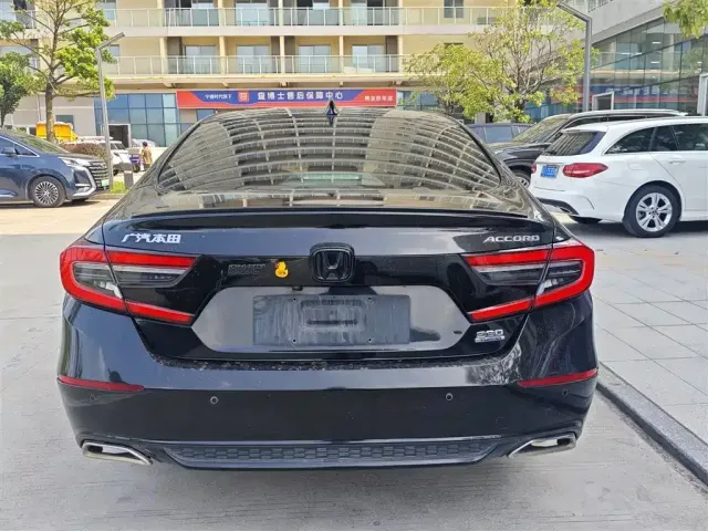 Honda Accord — Фото автомобиля 8