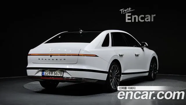 Hyundai Grandeur — Фото автомобиля 2