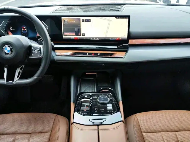 BMW 5 Series — Фото автомобиля 8