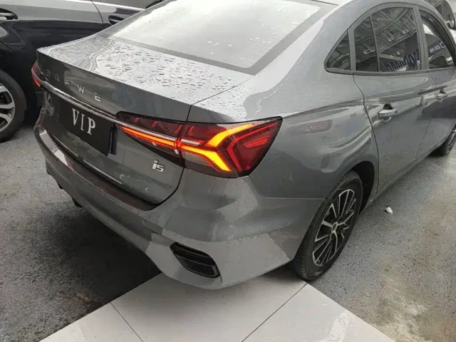 Roewe i5 — Фото автомобиля 7