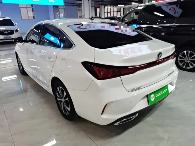 Changan Eado — Фото автомобиля 4