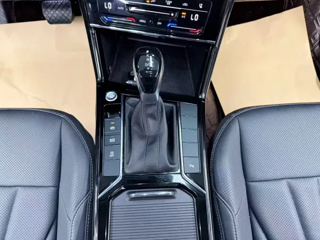 Volkswagen Passat — Фото автомобиля 18