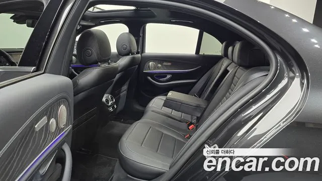 Mercedes-Benz E-Class W213 — Фото автомобиля 16