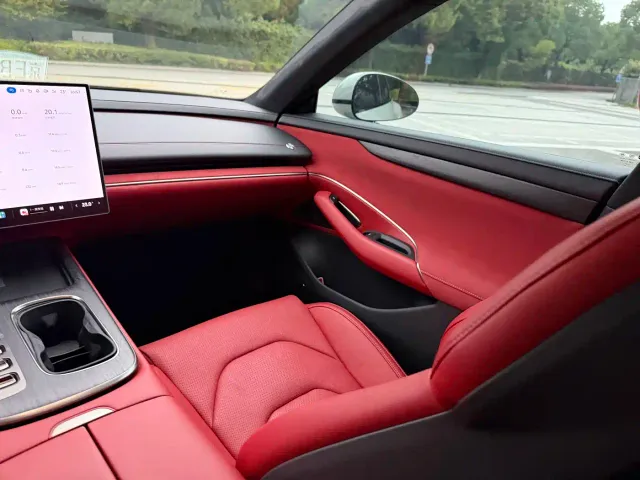 Xiaomi SU7 — Фото автомобиля 7