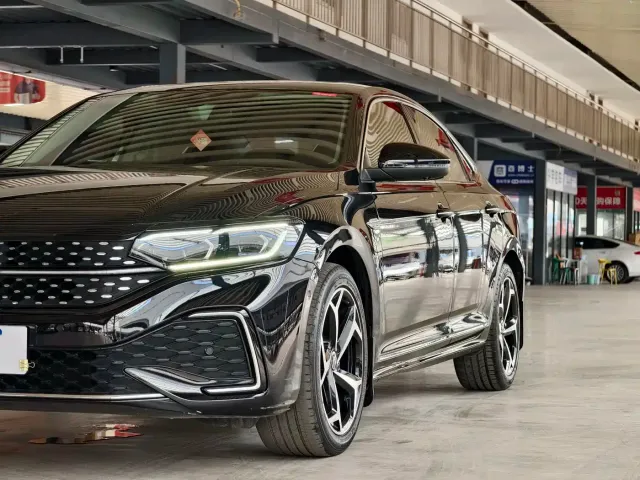 Volkswagen Passat — Фото автомобиля 22